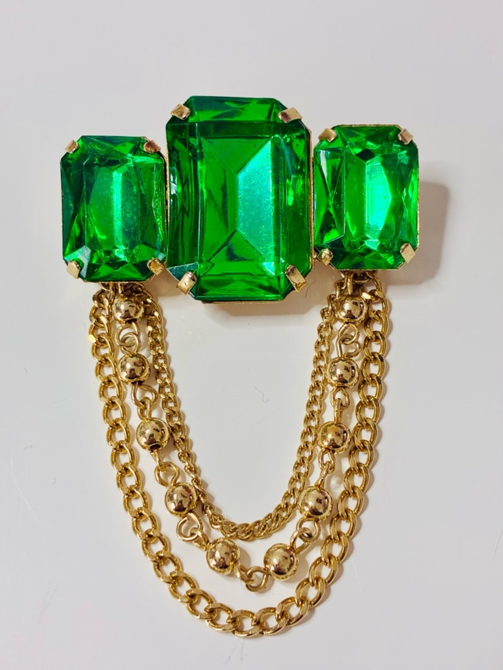 VTG Gold-Tone Brooch with Bright Green Triple Emerald Stones and Gold Chain Link